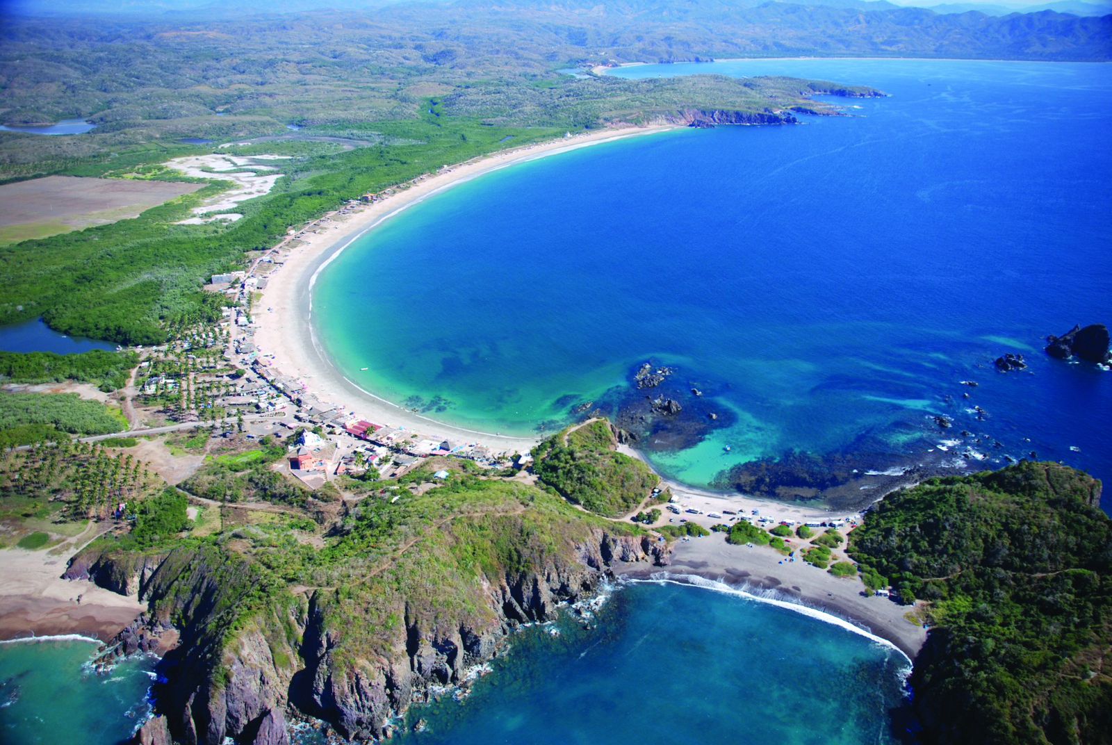 Descubre las 5 mejores playas de México para visitar este verano. Consejos, destinos y cómo planear tu viaje con Viaja León.